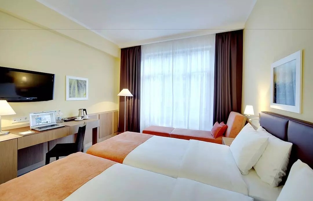 هتل گلدن تولیپ رزا خوتور